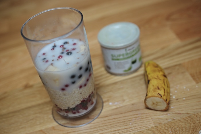 recept na rybízovou smoothie bowl