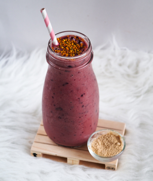 avokádové smoothie s macou