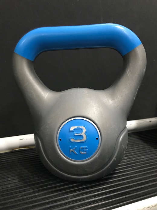 plastový kettlebell